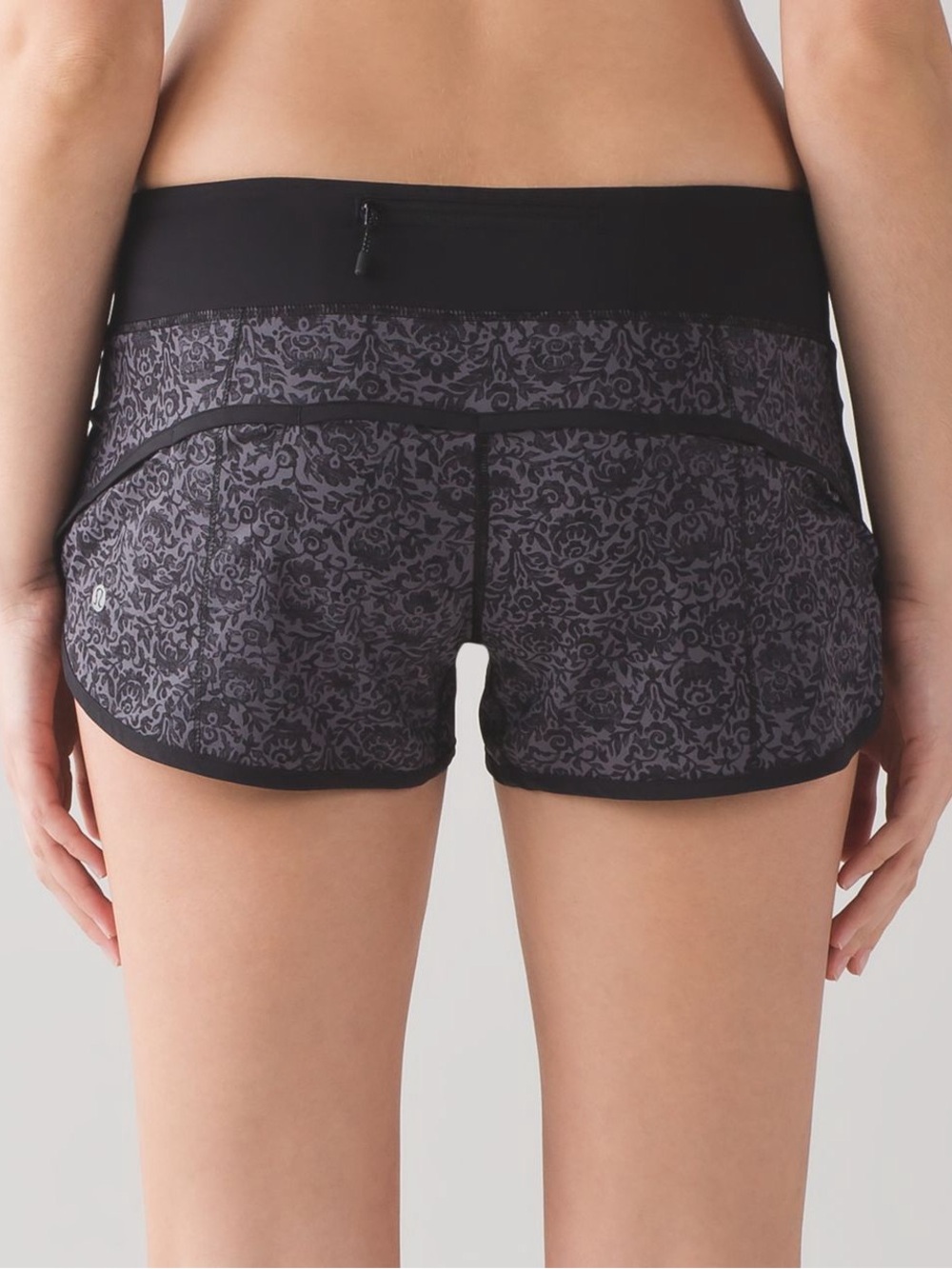 Lululemon Speed Up Shorts Sz 6 Flossy Dark Carbon Floral 2.5 Inseam Low Rise